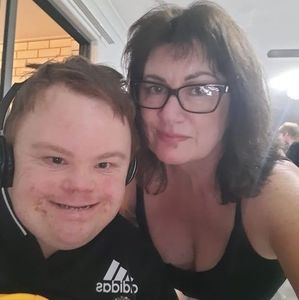 Meet your Posher, Lee